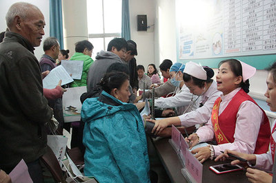 我院開展2017年“世界糖尿病日”義診講座志愿服務(wù)活動，提供專業(yè)健康咨詢